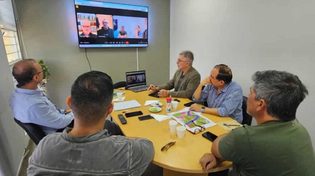 Provincia, Vialidad Nacional y Corebe coordinan acciones para intervenir en los terraplenes del Puente Lavalle  