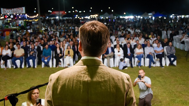 El Gobernador Zdero acompa&ntilde;&oacute; el 81&deg; Aniversario de Santa Sylvina y destac&oacute; el crecimiento de la ciudad 