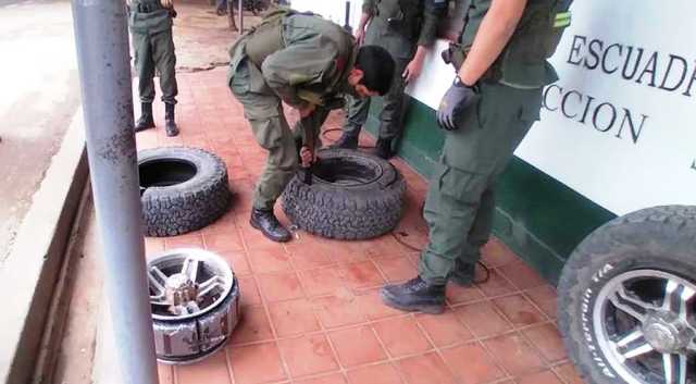 Ocultaban 30 kilos de cocaína dentro de los neumáticos de una camioneta