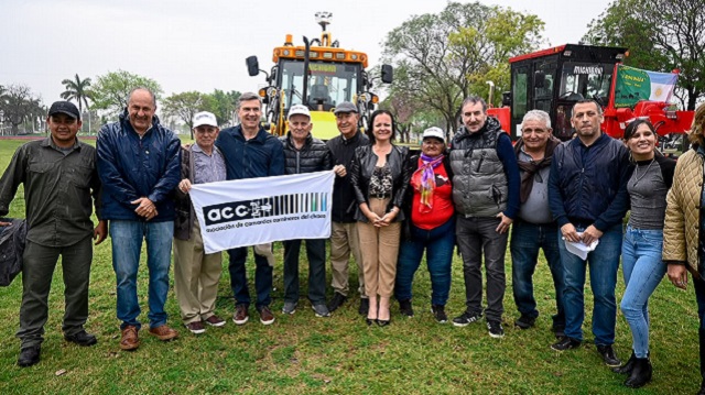 M&aacute;s Maquinarias para los Caminos Rurales: Zdero suma equipamiento para Consorcios de Tres Isletas 