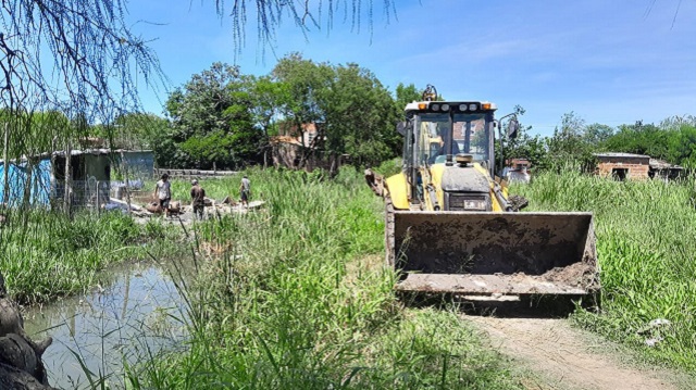 Resistencia: Intervención clave para retirar relleno ilegal en la Laguna Arguello  