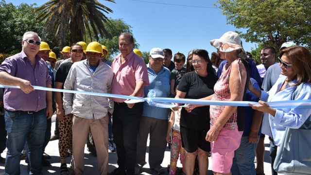 El Intendente Adalberto Papp sigue inaugurando pavimentos ejecutados por Administraci&oacute;n y con recursos propios