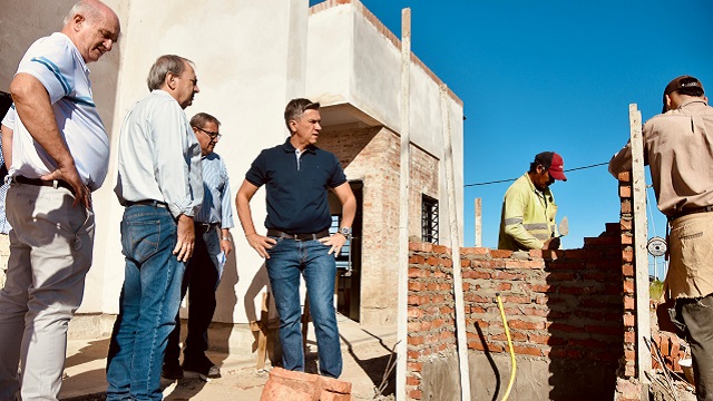 Zdero Supervis&oacute; el avance de obras de viviendas en la Chacra 214 y ratific&oacute; el compromiso con el acceso a la casa propia 