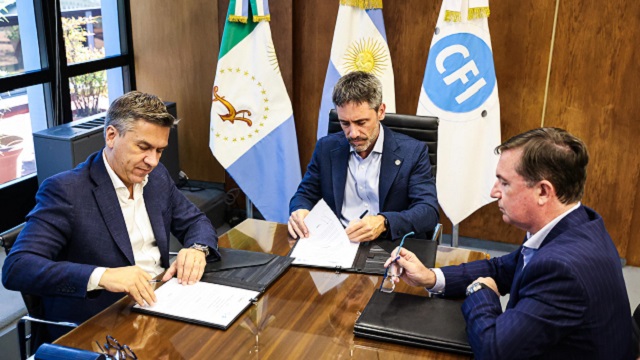 Bs. As: El Gobernador Zdero firmó importantes convenios con el CFI que impulsarán el desarrollo financiero de mujeres y el acceso al agua para las comunidades rurales