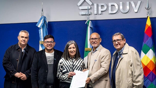 El IPDUV y Educación firmaron convenio para embellecer la residencia estudiantil Nº 1
