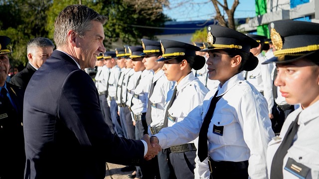 D&iacute;a de la Bandera: Mas de 300 Alumnos de la Polic&iacute;a y del Servicio Penitenciario Juraron Fidelidad a la Ense&ntilde;a Nacional 