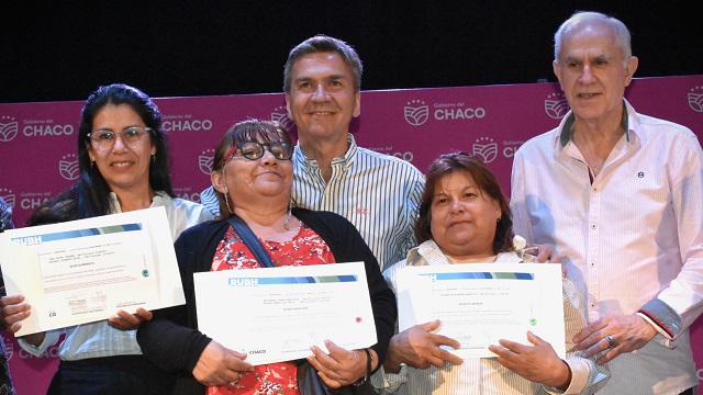 Tranquilidad, Seguridad y Futuro: Familias Resistencianas ya cuentan con su Certificado del RUBH