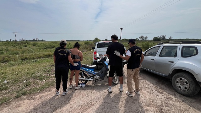 Antinarc&oacute;ticos en operativo vehicular intercepta a pareja en Ruta 95 con bochas de coca&iacute;na