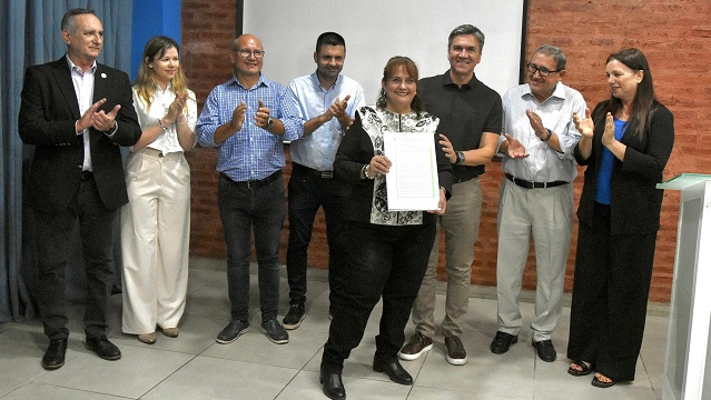 Fin a una espera de 15 A&ntilde;os: La Fundaci&oacute;n &ldquo;Puerta de Esperanza&rdquo; recibi&oacute; su t&iacute;tulo de propiedad