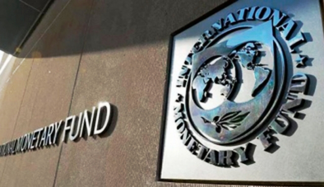 Argentina recibe USD 4.355 millones del FMI para fortalecer reservas