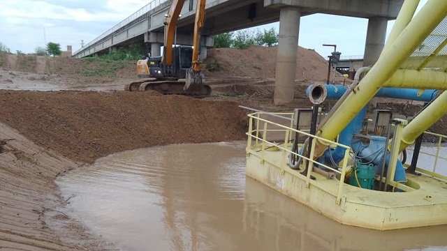 PUERTO LAVALLE: SAMEEP GARANTIZA EL ABASTECIMIENTO DE AGUA POTABLE CON TRABAJOS EN LA PLANTA POTABILIZADORA
