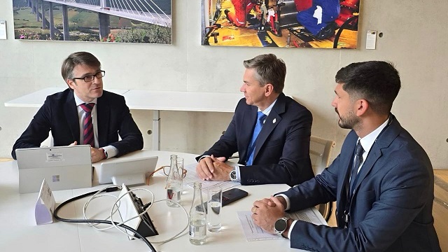 Luxemburgo: Zdero fue recibido en el Banco Europeo de Inversiones para analizar financiamiento de proyectos