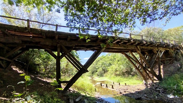 Mejor Conectividad Rural: El Gobierno Provincial inicia la construcción de un nuevo puente sobre el Arroyo Quintana 