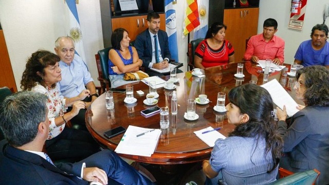 Gobierno, Legislatura, Poder Judicial y Comunidades de Misión Nueva Pompeya firmaron acuerdo para promover la Paz Social 
