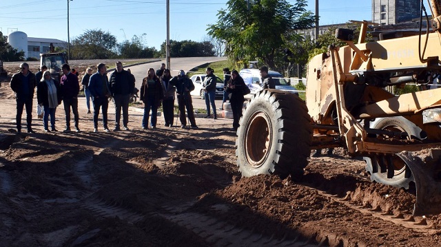BARRANQUERAS: EL GOBIERNO PROVINCIAL AVANZA CON LA PAVIMENTACI&Oacute;N DE LA AVENIDA LAS PIEDRAS