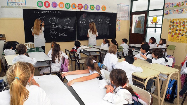 Este lunes arrancan las clases en la Ciudad y en siete provincias, en medio de un llamado a paro nacional docente