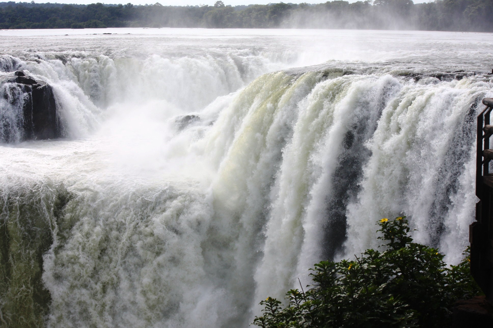Tras la sequía, las Cataratas del Iguazú volvieron a tener agua