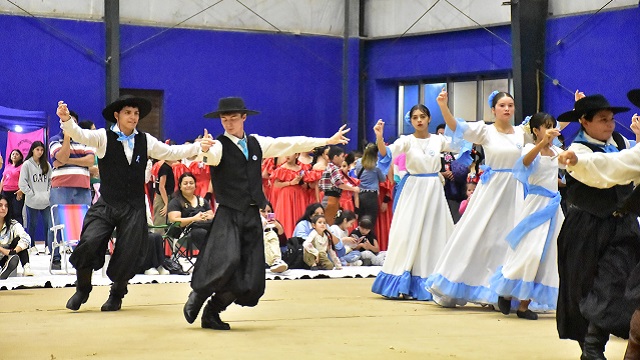 Cierre a todo ritmo de “La Villa Festeja 2025” con Folklore, Danzas y un gran acompañamiento popular