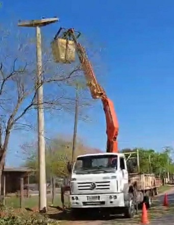 Adiós a los postes de madera: Moderna infraestructura eléctrica y resistente para Castelli  