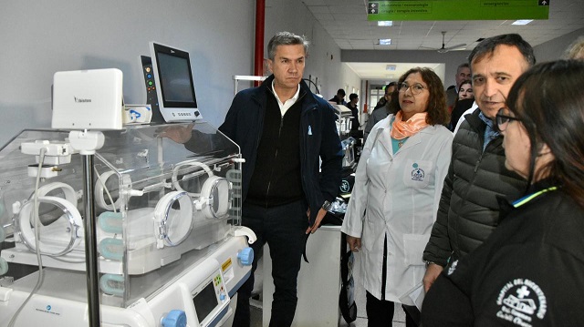 CASTELLI: EL GOBERNADOR ZDERO ENTREG&Oacute; EQUIPAMIENTOS DE ALTA COMPLEJIDAD PARA EL HOSPITAL DEL BICENTENARIO