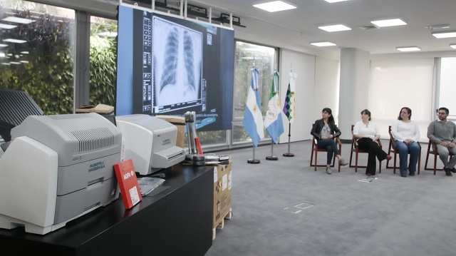 La Provincia entregó Equipamiento Digital para los servicios de Radiología de cinco Hospitales del interior
