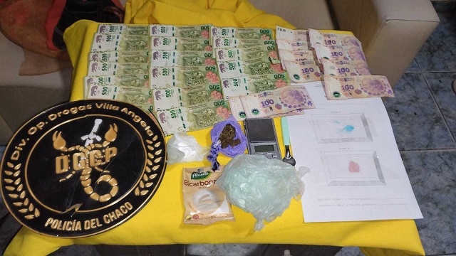 Secuestro de drogas y dinero en allanamientos en Villa Ángela