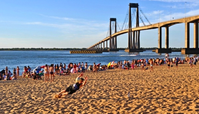 Habilitan las playas de Corrientes: será sólo para paseo y sin ingreso al agua