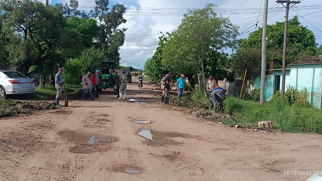 El Municipio realiza limpieza de nuevos sectores de cunetas, alcantarillas y desag&uuml;es 
