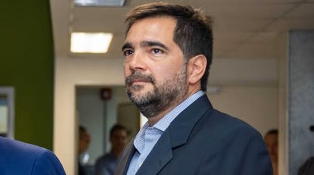 Hallan m&aacute;s de US$2.500.000 y drogas en un allanamiento al ex titular de ARSAT y ORSNA