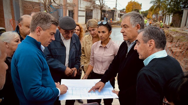 M&aacute;s conectividad y desarrollo: Avanzan los trabajos de pavimentaci&oacute;n en Villa Altabe 