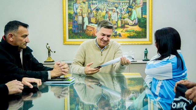 El gobernador Zdero recibió a Melani Alegre, la Chaqueña recientemente consagrada como campeona mundial de karate 