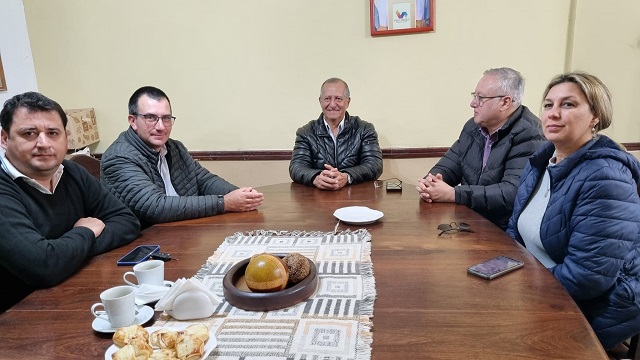 El Intendente Adalberto Papp recibió al secretario general del Centro de Empleados de Comercio para tratar temas del sector