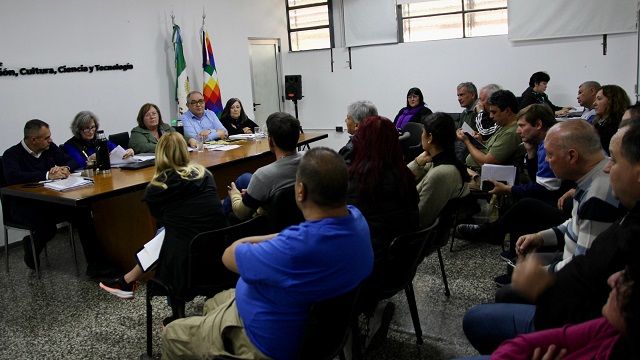 Estabilidad laboral docente: Educación avanza en acuerdos para los niveles secundarios y superior 